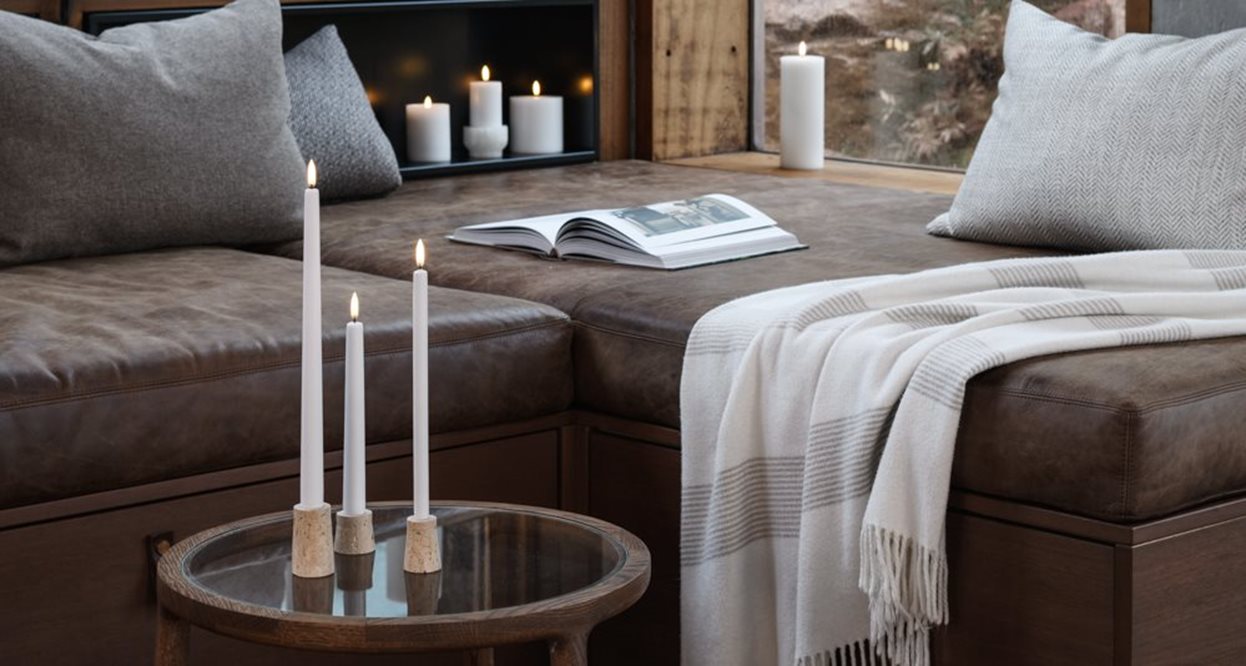 Klassiske kegleformede lys B2,3 x H25 cm (2-pak) og Klassiske kegleformede lys B2,3 x H32 cm (2-pak)